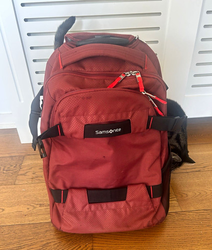 Samsonite red modern wheeled - red,