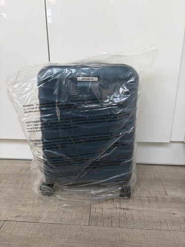 Cabin size hard samsonite - cabin,