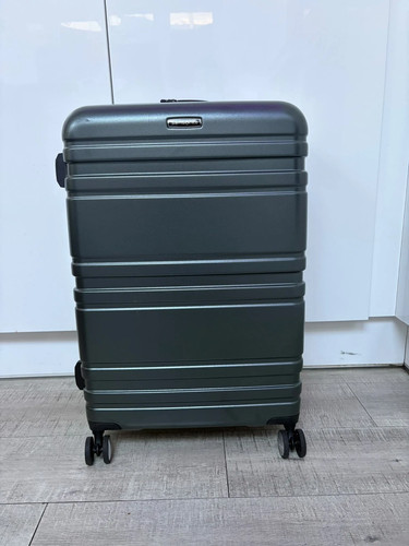 Medium hard samsonite suitcase - medium,