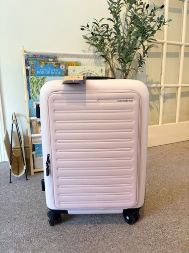 Samsonite stackd four wheel - four,
