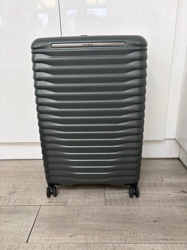 Samsonite large hard suitcase - hard,